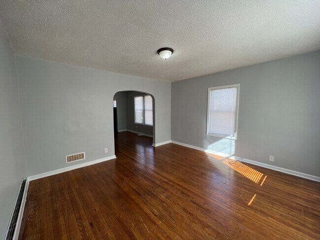 Foto del edificio - 609 E Paterson St