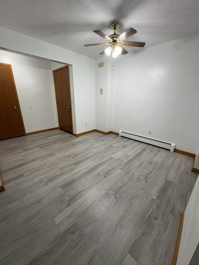 Foto del edificio - 630 Garrison Rd