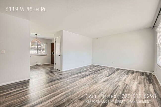 Foto del edificio - 6119 W 85th Pl