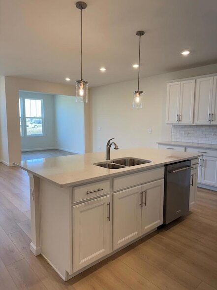 Foto del edificio - 660 Switchgrass Wy