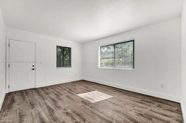 Building Photo - 2 br, 2 bath House - 2633 SW 30th Ct