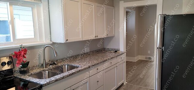 Foto del edificio - 1736 Mansfield Rd