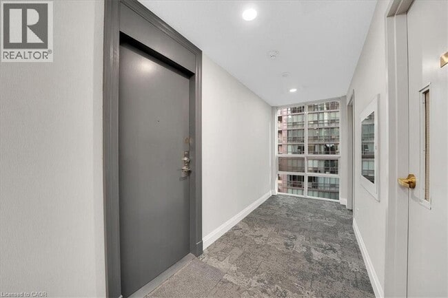 Building Photo - 51 Lower Simcoe St