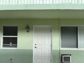 Building Photo - 1118 N H St