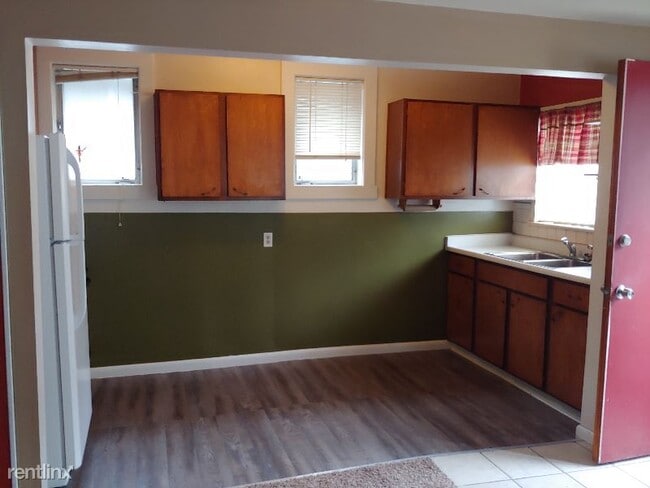 Building Photo - 1 br, 1 bath House - 320 Ruxton Ave A Unit A