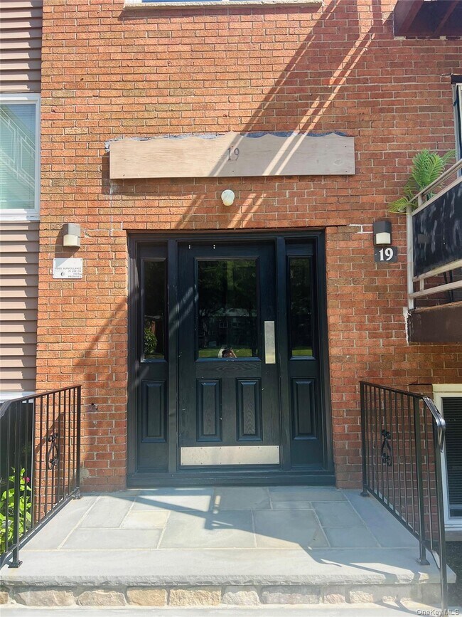 Foto del edificio - 19 Tanager Rd