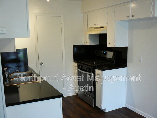 Foto del edificio - 805 Sussex Dr