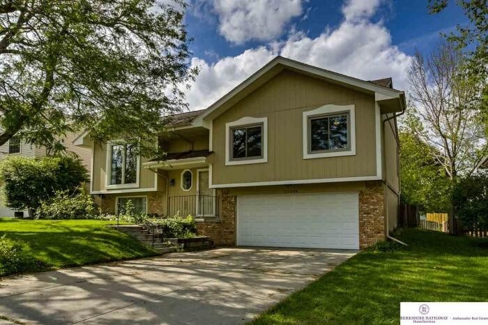 Primary Photo - 3 bedroom in Omaha NE 68144