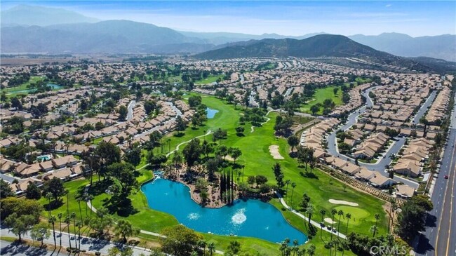 Building Photo - 556 La Costa Dr