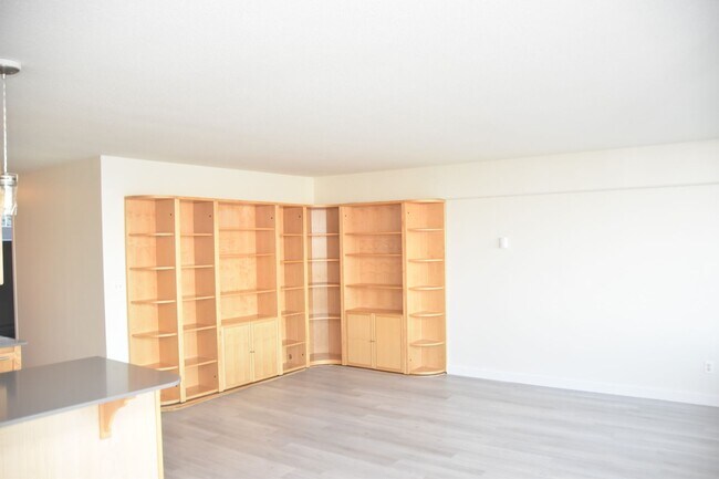 Foto del edificio - Sky Terrace 2 Bedroom 1.5 Bath Condo with ...