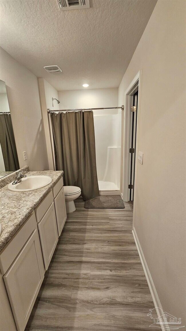 Foto del edificio - 4326 Redbay Ct