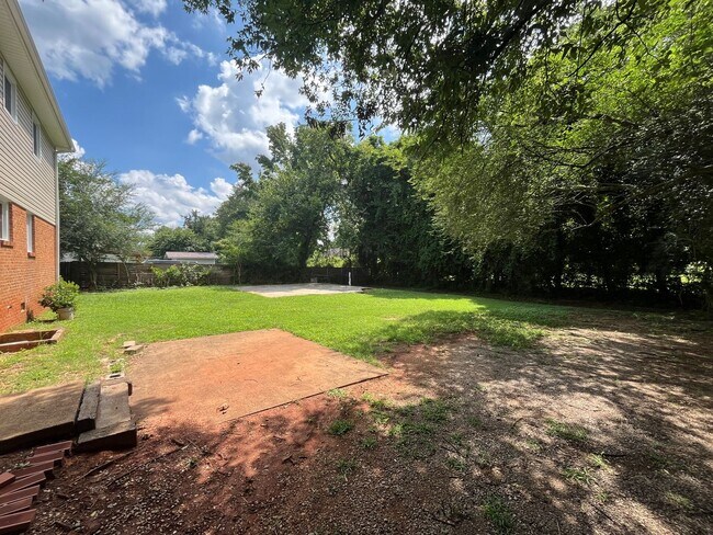 Building Photo - Stunning Newly Remodeled 4BR/2BA Home in Huntsville – Pet Friendly!