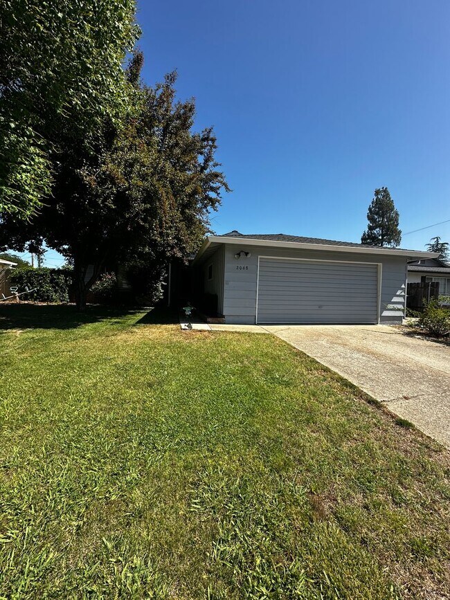 Foto del edificio - South Redding Home