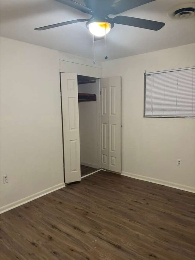 Building Photo - 228 Melrose Dr