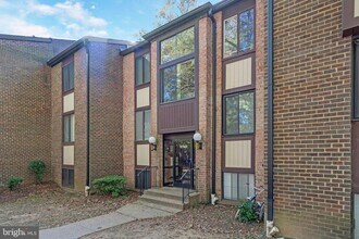 Building Photo - 9743 Kings Crown Ct Building Photo - 9743 Kings Crown Ct