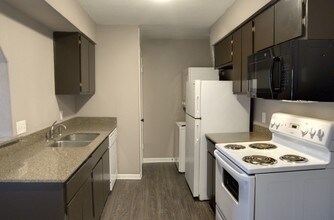 Building Photo - Oxford Oaks Apartments