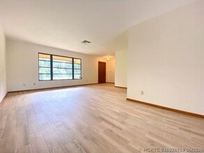 Building Photo - 5585 Pennock Point Rd