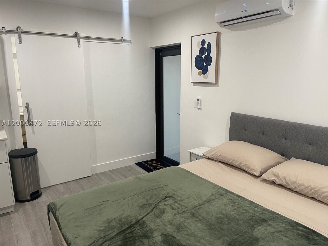 Foto del edificio - 910 SW 8th Ave