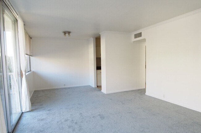 Foto del edificio - Cozy 1br condo in Tiburon w/amazing views