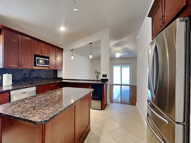 Building Photo - 3536 Moss Pointe Pl