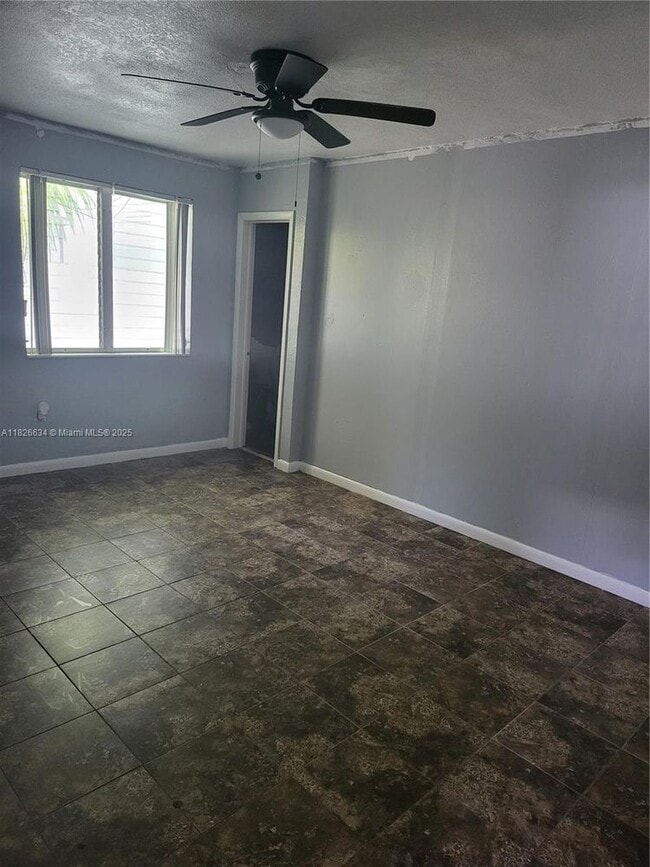 Foto del edificio - 1352 NE 116th St