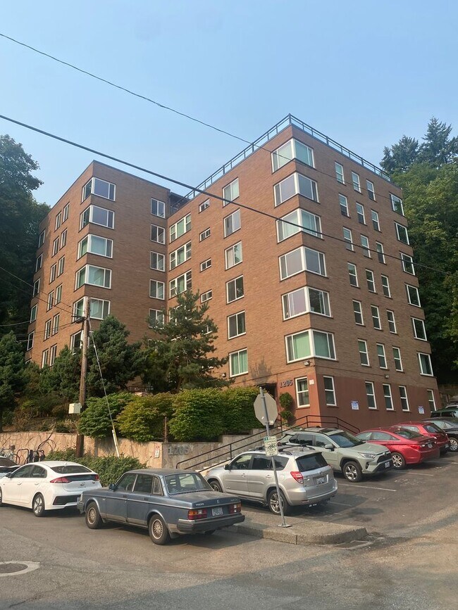 Foto del edificio - Beautiful apartment in Goose Hallow- Prime...