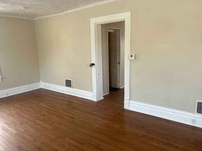 Building Photo - AVAILABLE NOW!!!  Beautiful 3 bedroom bric...