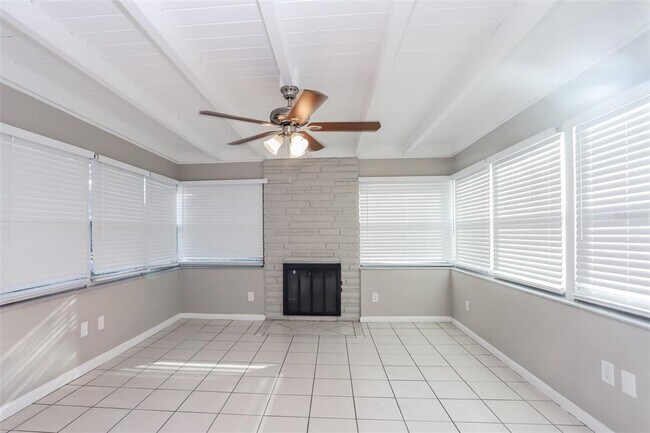 Foto del edificio - 1301 Farragut Dr N