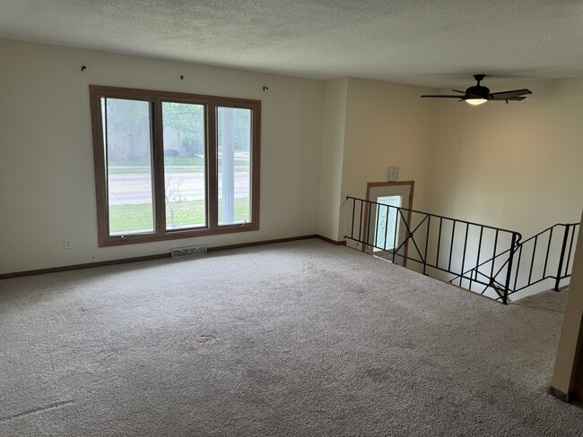 Building Photo - 2107 Tanglefoot Ln