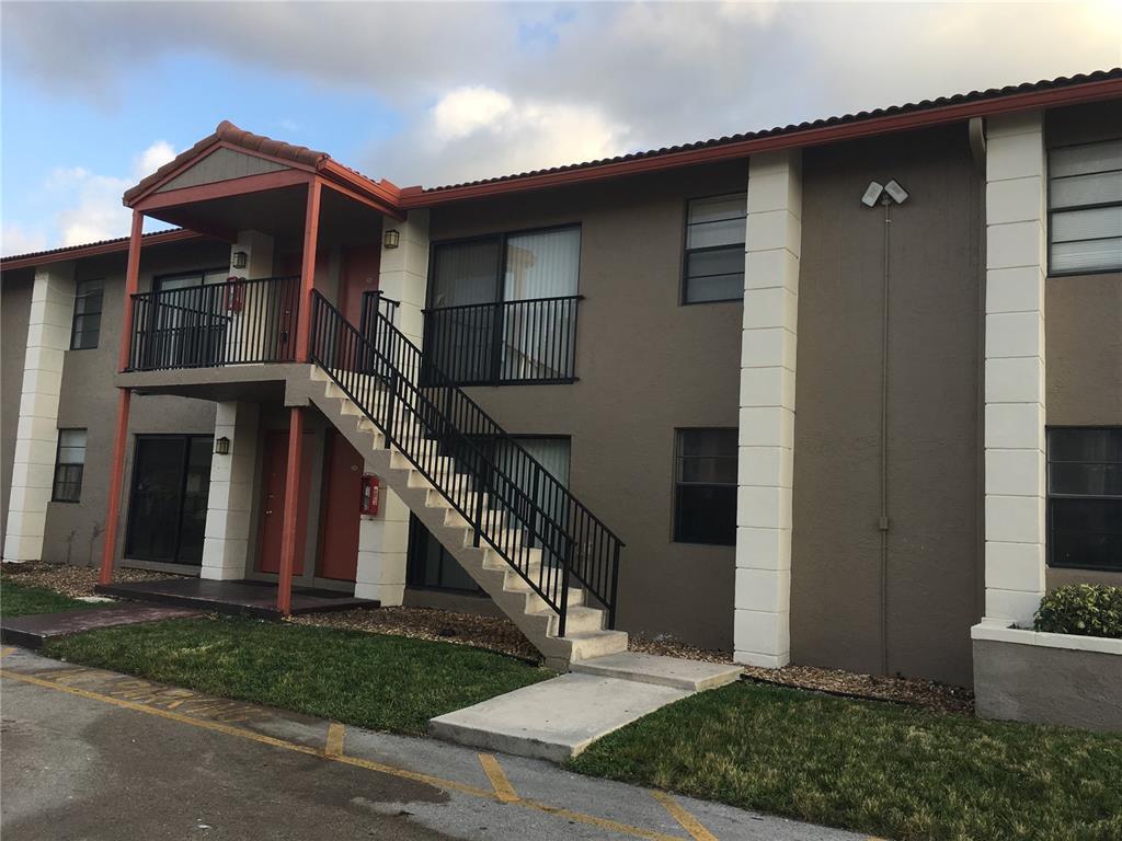 Primary Photo - 3243 Coral Ridge Dr