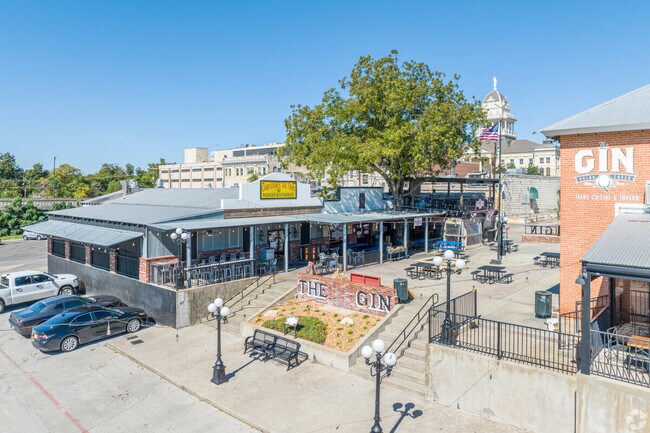 Dine at great restaurants in Belton.