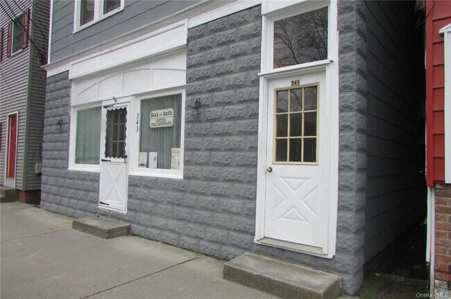 Building Photo - 245 Hudson St