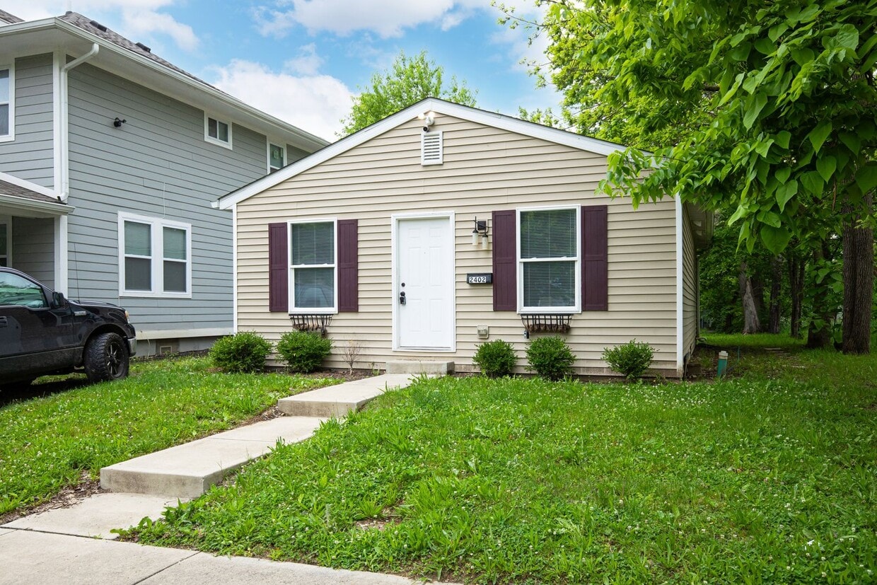 Primary Photo - 2402 Adams St