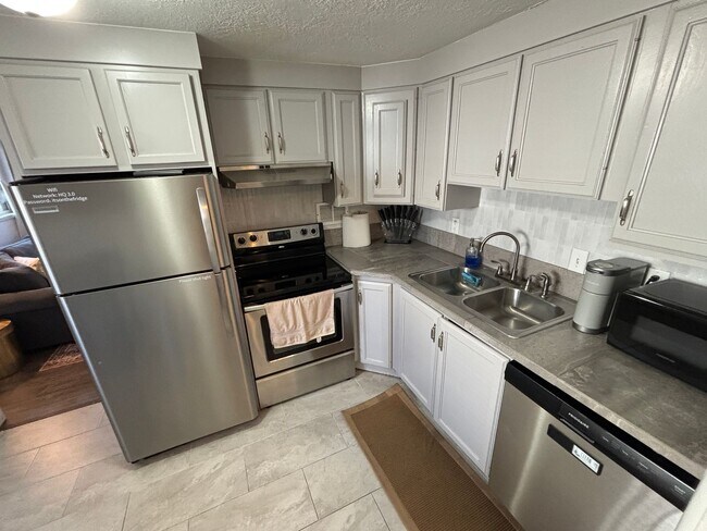 Building Photo - 517 N 900 W