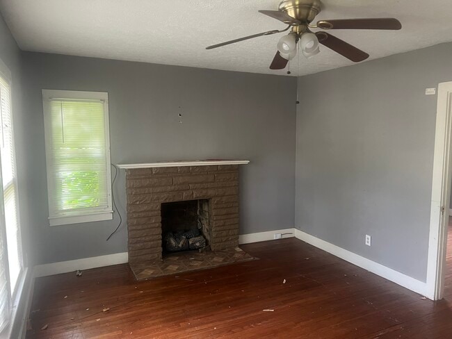 Building Photo - 1625 Catherine Dr