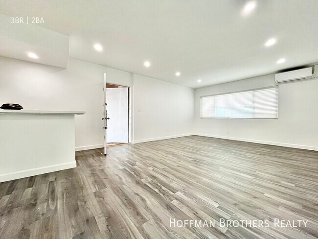 Foto del edificio - 1028 S Sherbourne Dr