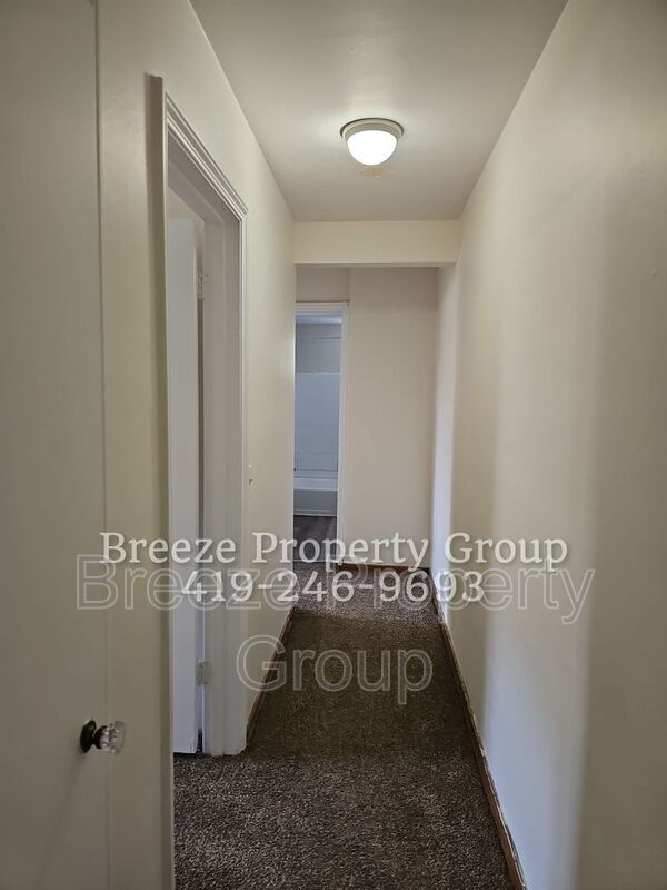 Foto del edificio - 2445 W Bancroft St