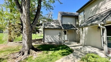 Building Photo - 330 Cobblestone Dr