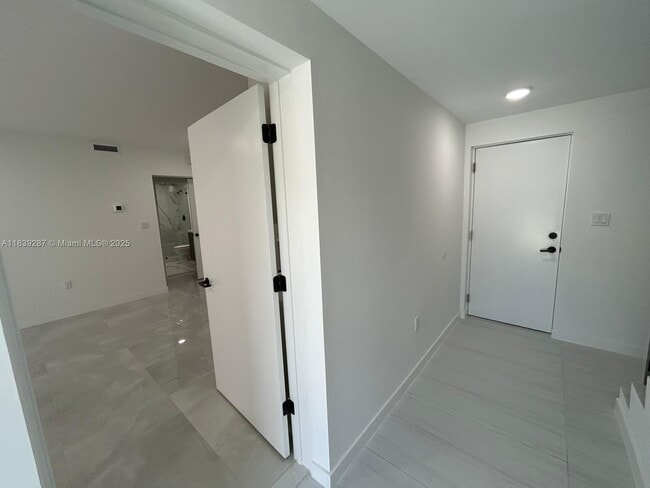 Building Photo - 14560 SW 261 St Ter