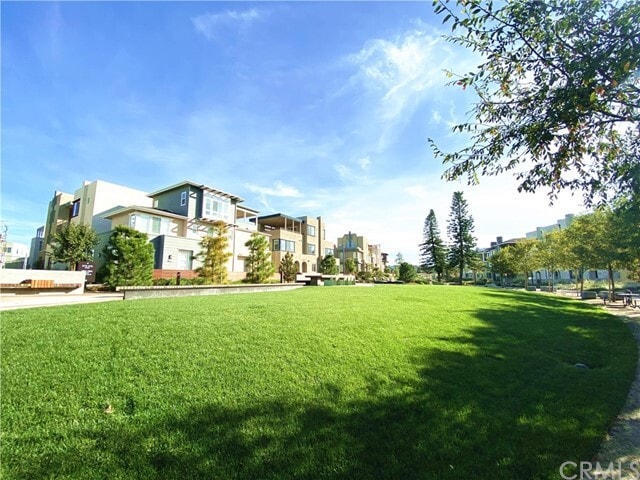 Building Photo - 137 Frame