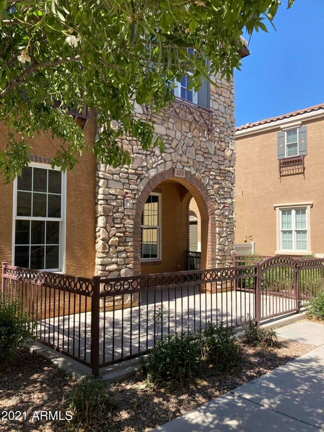 Foto del edificio - 4749 E Thunderheart Trail