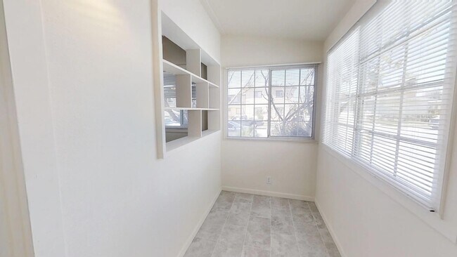 Foto del edificio - 506 Stewart Dr