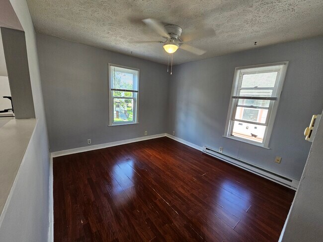 Foto del edificio - 1777 Marks Ave