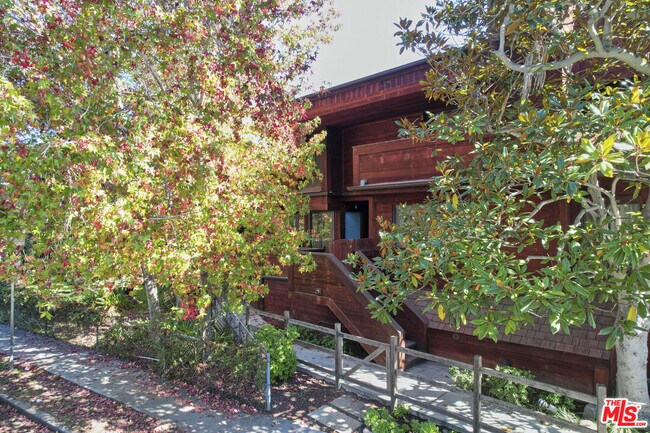 Building Photo - 2600 Abbot Kinney Blvd