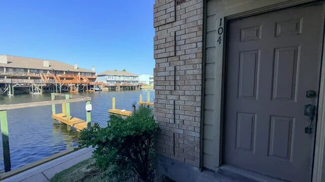 Building Photo - 15421 Seamount Cay Ct