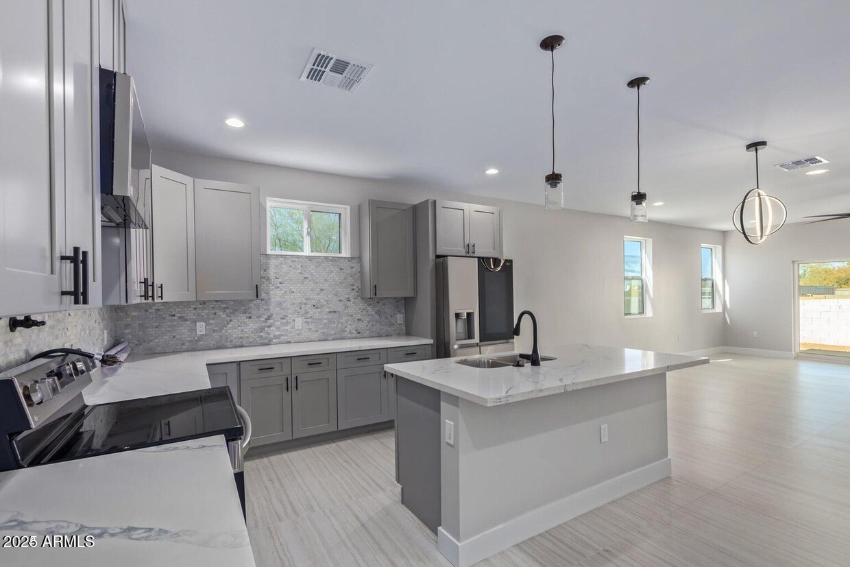 Foto principal - 724 E Apollo Rd