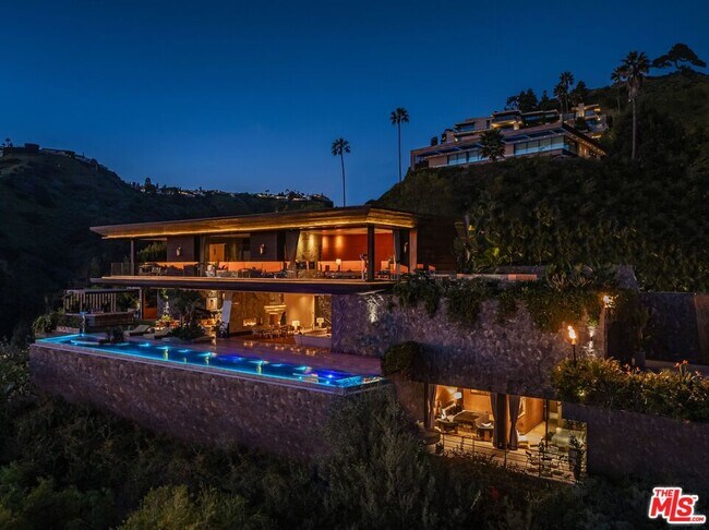 Foto del edificio - 1851 N Stanley Ave