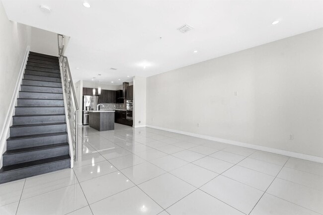 Foto del edificio - 10220 NW 63rd Ter