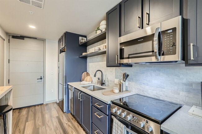 Gabinetes tan elegantes como espaciosos - Skyline at Highlands