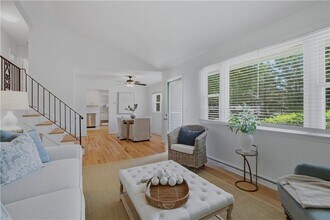 Building Photo - 117 Canonchet Dr